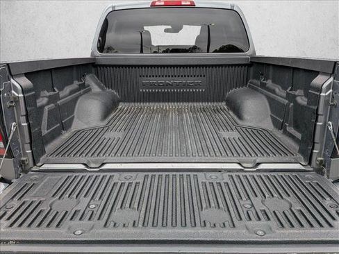Used 2023 Nissan Frontier SV image 6