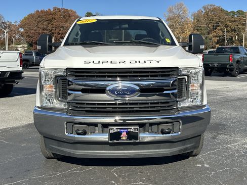 Used 2017 Ford F250 XLT image 3