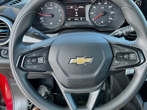 Used 2026 Chevrolet Trax LS FWD image 11