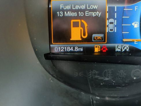 Used 2022 Ford Edge SE w/ Black Appearance Package image 22