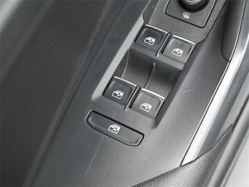 Used 2021 Volkswagen Jetta SE image 13