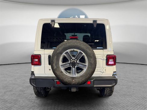 Used 2020 Jeep Wrangler Unlimited Sahara image 5
