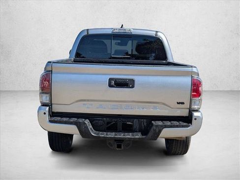 Used 2023 Toyota Tacoma TRD Off-Road w/ Technology Package AWD/4WD image 7