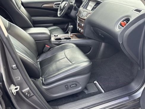 Used 2018 Nissan Pathfinder Platinum image 22
