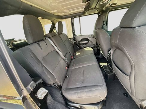 Used 2023 Jeep Wrangler Unlimited AWD/4WD image 32