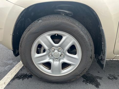 Used 2007 Toyota RAV4 4WD image 9
