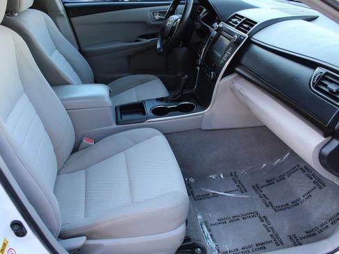 Used 2017 Toyota Camry LE FWD image 10