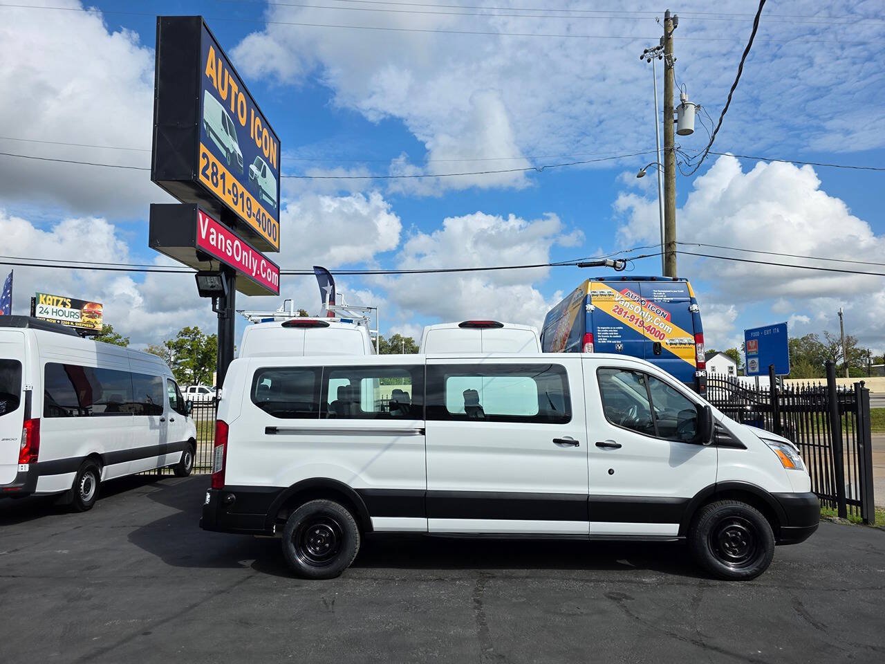 Used 2019 Ford Transit 350 XLT RWD image 3