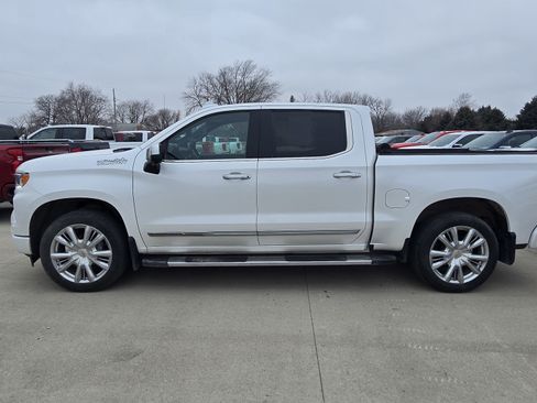 Used 2022 Chevrolet Silverado 1500 High Country w/ High Country Premium Package image 8