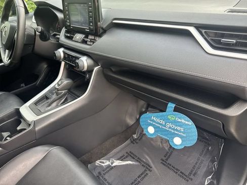 Used 2021 Toyota RAV4 XLE Premium FWD image 32
