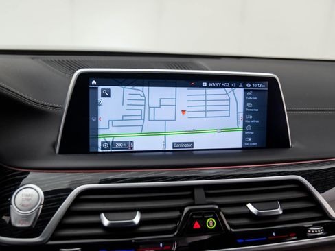 Certified 2022 BMW 750i xDrive w/ Luxury Rear Seating Package image 30