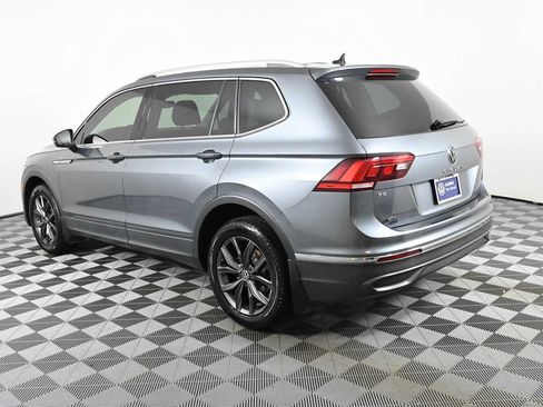 Certified 2022 Volkswagen Tiguan SE w/ Panoramic Sunroof Package FWD image 7