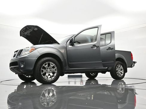 Used 2021 Nissan Frontier SV image 48
