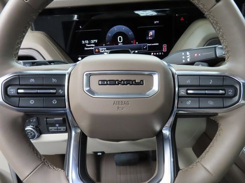 Used 2025 GMC Yukon Denali image 59