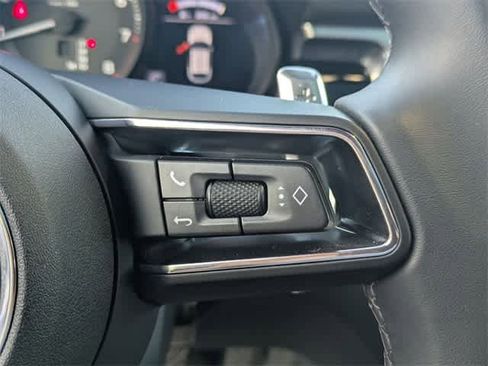 Used 2024 Porsche Macan image 26