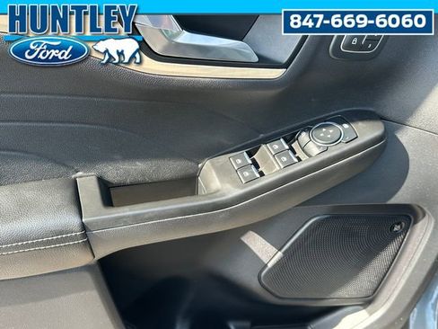 Used 2022 Ford Escape Titanium w/ Titanium Premium Package image 18