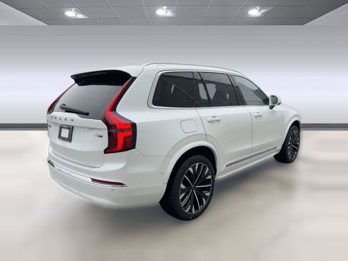 New 2026 Volvo XC90 T8 Ultra w/ Protection Package Premier AWD/4WD image 8