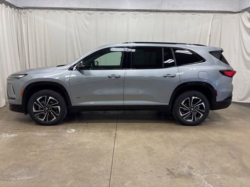 Used 2025 Buick Enclave Sport Touring FWD image 7