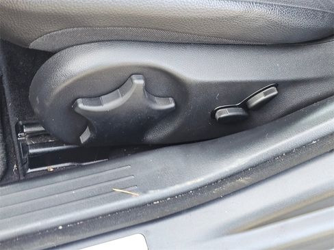 Used 2006 Mercedes-Benz C 230 Sedan image 36