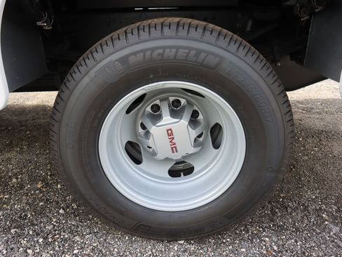 New 2025 GMC Sierra 3500 Pro w/ Convenience Package AWD/4WD image 23