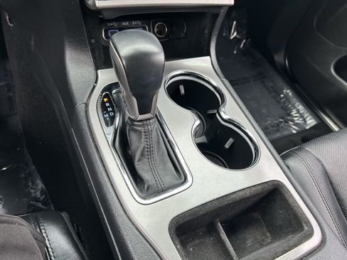 Used 2020 Jeep Grand Cherokee Limited w/ Luxury Group II image 25