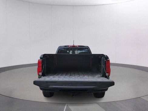 Used 2024 Chevrolet Colorado ZR2 w/ Technology Package AWD/4WD image 5