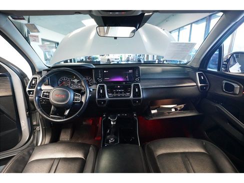 Used 2022 Kia Sorento EX w/ Panoramic Sunroof Package FWD image 14