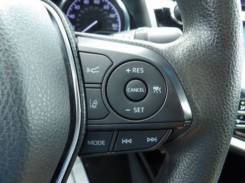 Used 2020 Toyota Camry LE FWD image 16