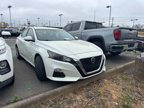 Used 2022 Nissan Altima 2.5 S image 2