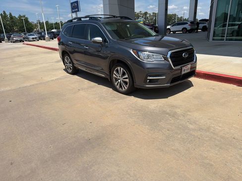Used 2019 Subaru Ascent Touring w/ Popular Package #3 AWD/4WD image 2