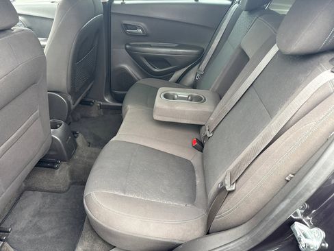 Used 2016 Chevrolet Trax LS w/ LPO, Cargo Package FWD image 16