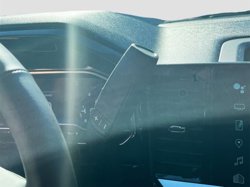 Used 2025 Chevrolet Silverado 1500 LT image 17