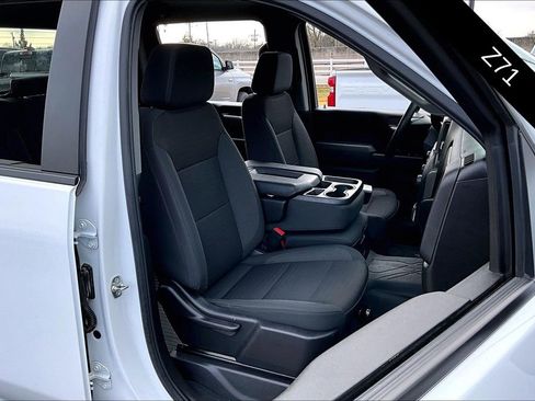 Used 2025 Chevrolet Silverado 2500 Custom w/ Custom Value Package image 27