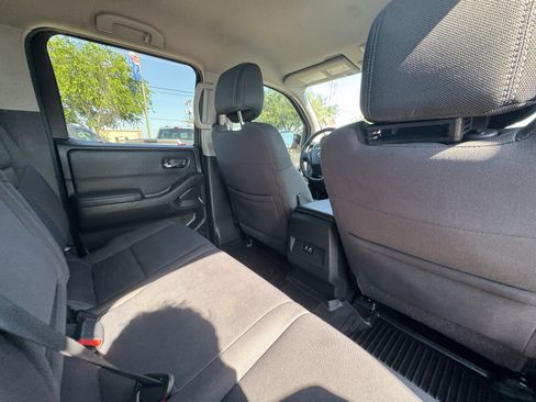 Used 2022 Nissan Frontier SV w/ Technology Package RWD image 31