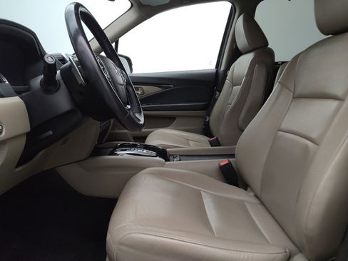 Used 2018 Honda Pilot Touring image 17