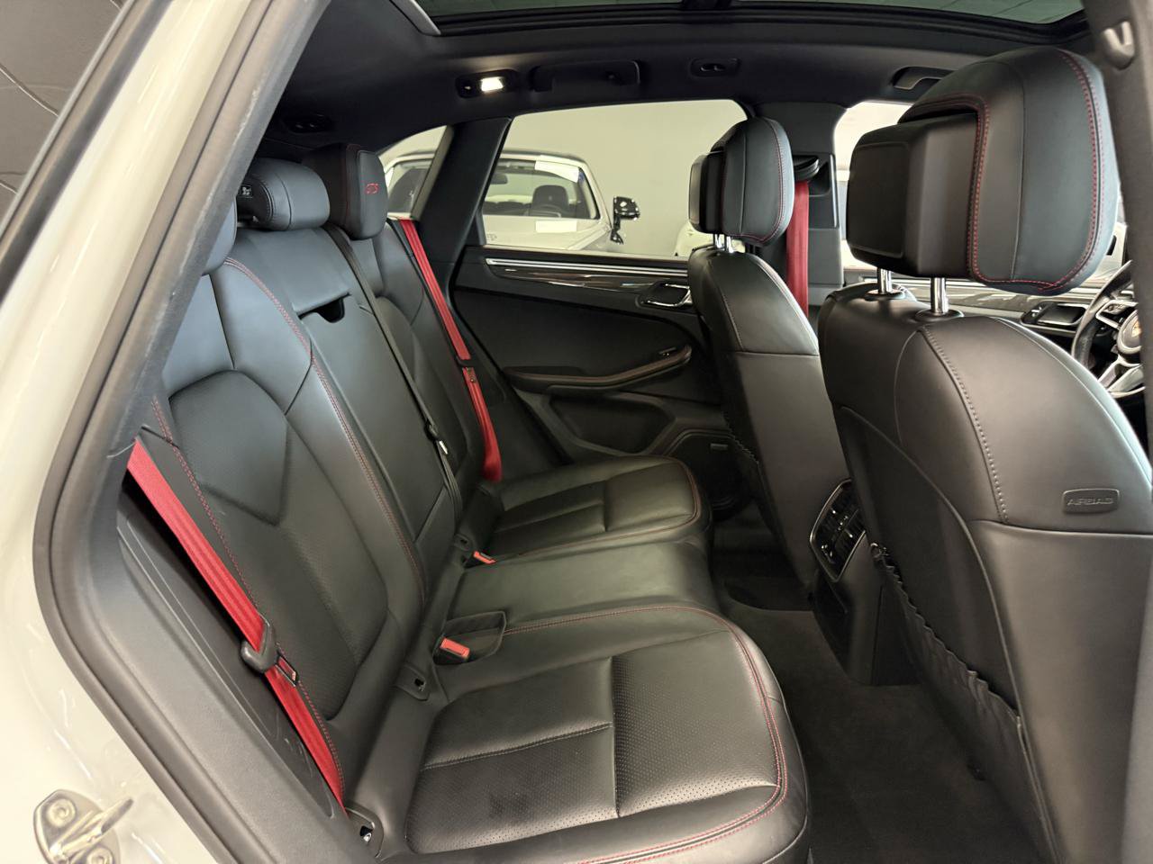 Used 2017 Porsche Macan GTS AWD/4WD image 12