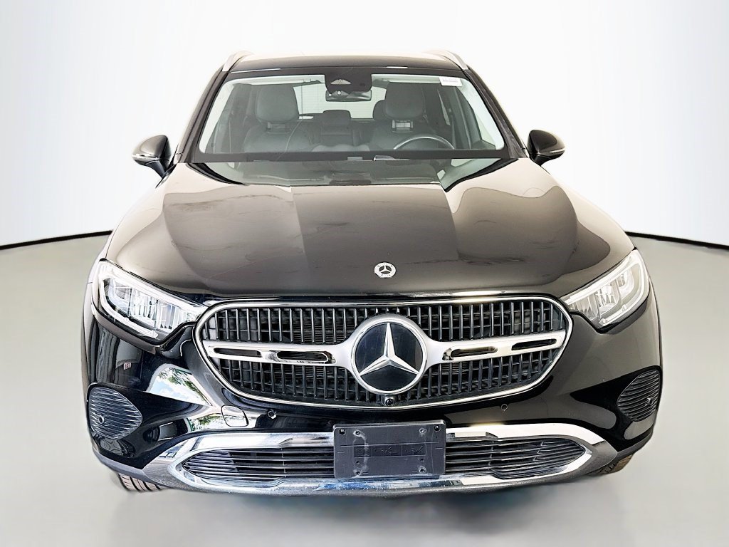 Used 2025 Mercedes-Benz GLC 350e 4MATIC image 2