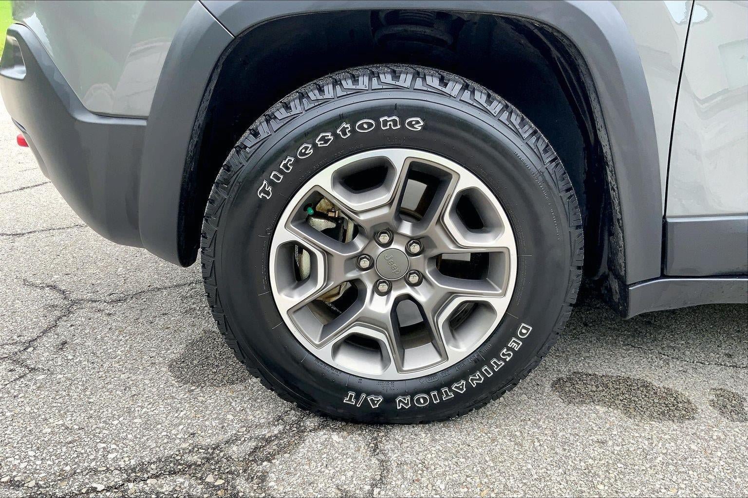 Used 2022 Jeep Cherokee Trailhawk w/ Sound & Nav Group AWD/4WD image 9