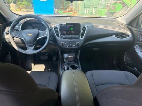 Used 2024 Chevrolet Malibu LT FWD image 3