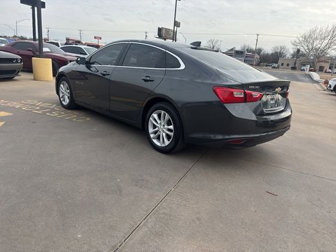 Used 2018 Chevrolet Malibu LT image 3