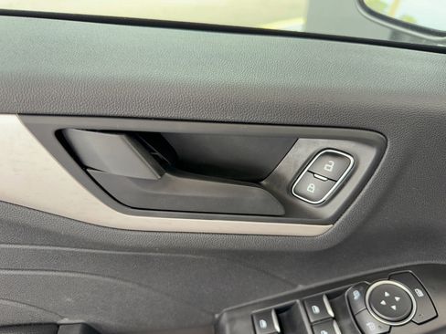 Certified 2022 Ford Escape SE FWD image 9