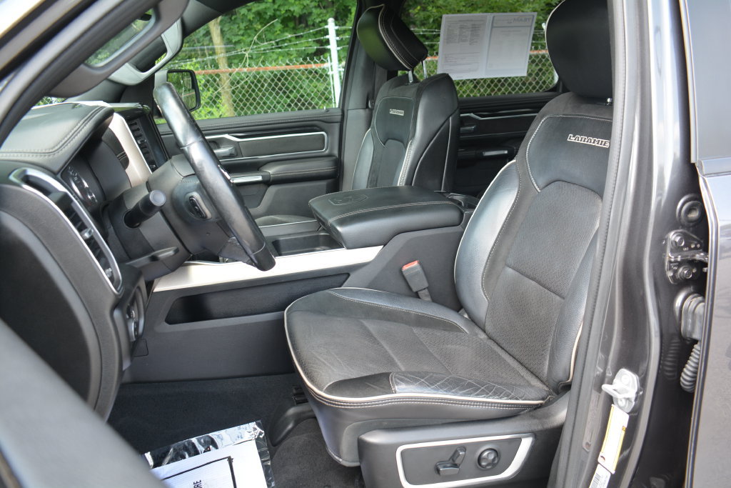 Used 2019 RAM 1500 Laramie w/ Sport Appearance Package AWD/4WD image 9
