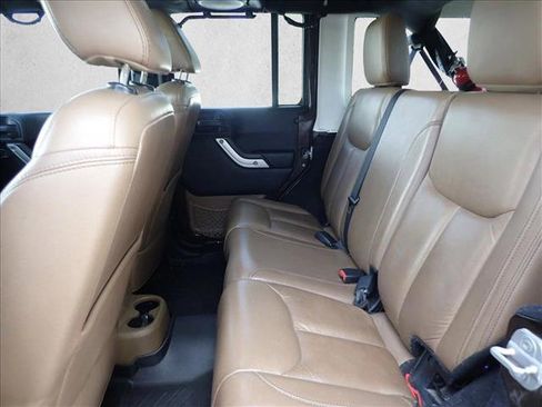 Used 2013 Jeep Wrangler Unlimited Sahara w/ Connectivity Group AWD/4WD image 6