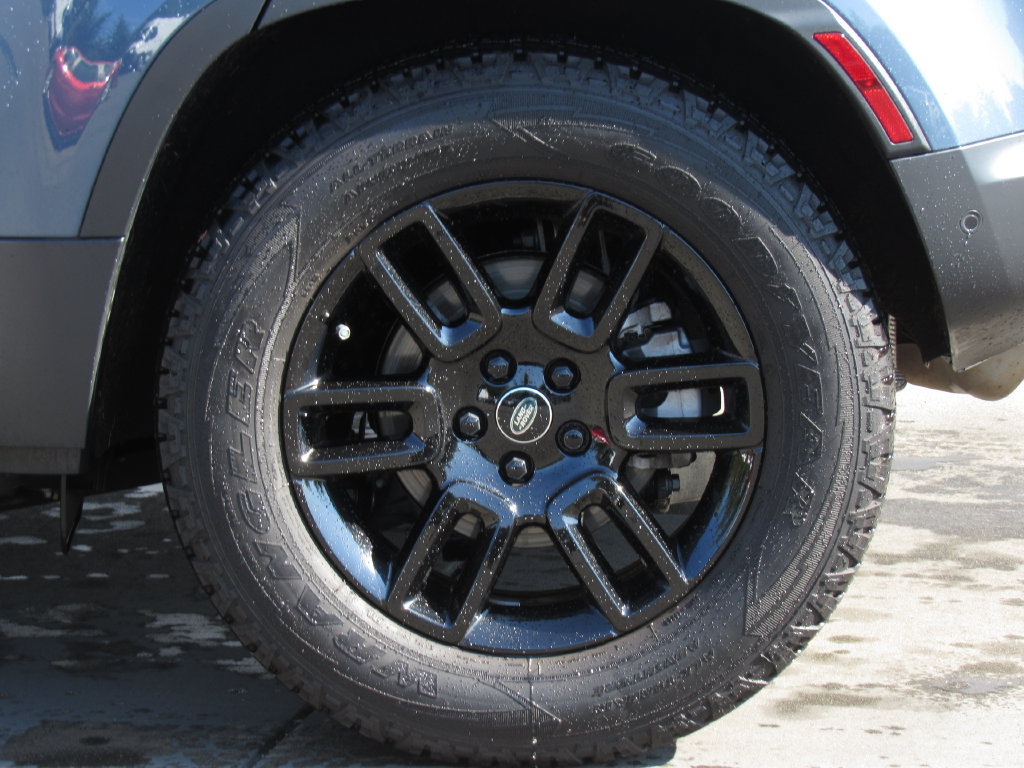 Used 2024 Land Rover Defender 110 S AWD/4WD image 39