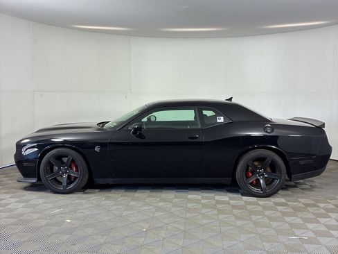 Used 2020 Dodge Challenger SRT Hellcat RWD image 4