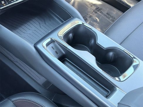 Used 2024 Chevrolet Equinox EV RS image 31