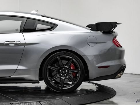 Used 2022 Ford Mustang Shelby GT500 w/ Carbon Fiber Track Pack RWD image 11