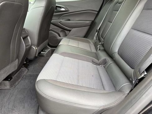 Used 2024 Chevrolet Trax LT FWD image 17