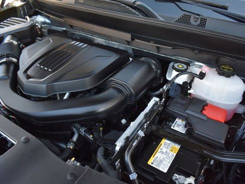 Used 2026 Chevrolet Traverse LT image 33