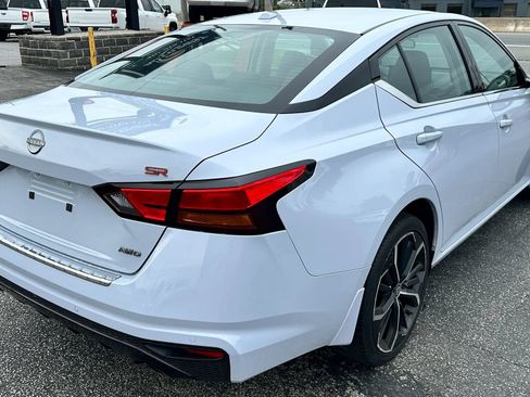 Used 2023 Nissan Altima 2.5 SR w/ SR Premium Package AWD/4WD image 5